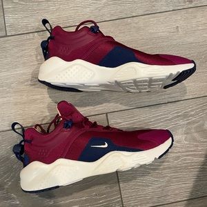 New in box Nike Air huarache city move